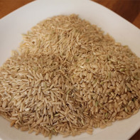 صورة للأرز البني