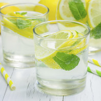 Foto de agua con limón 6
