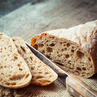 Fénykép élesztőmentes kenyérről