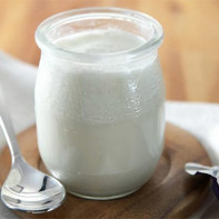מה מועיל חלב חמוץ