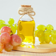 Photo grape oil 2