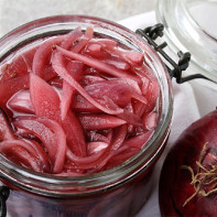 Photo of pickled red onion 4