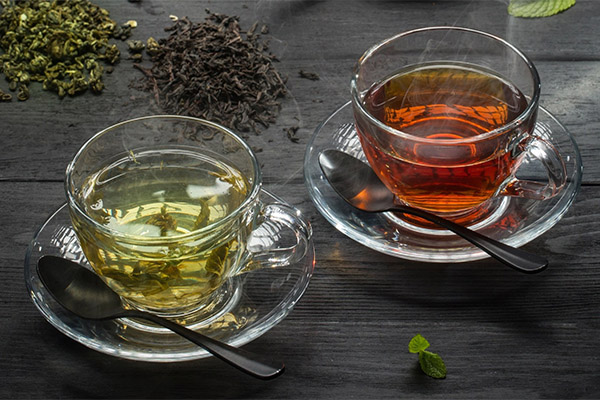 Svart og grønn te