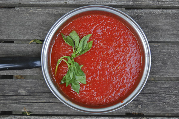 Kaip gaminti pomidorų pastos kečupą