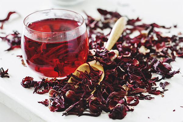 Sådan vælges og opbevares hibiscus te