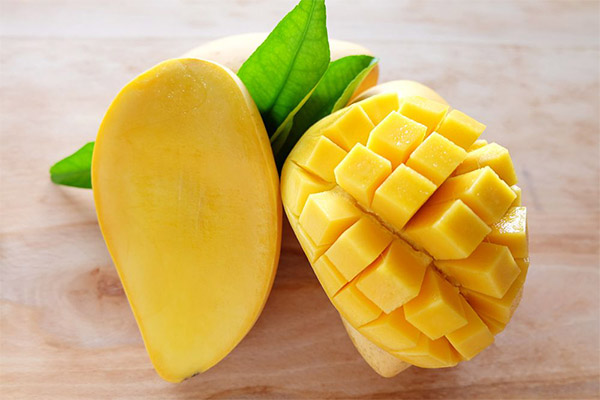 How to choose a ripe mango in the store