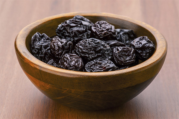 Is it possible to eat prunes while losing weight