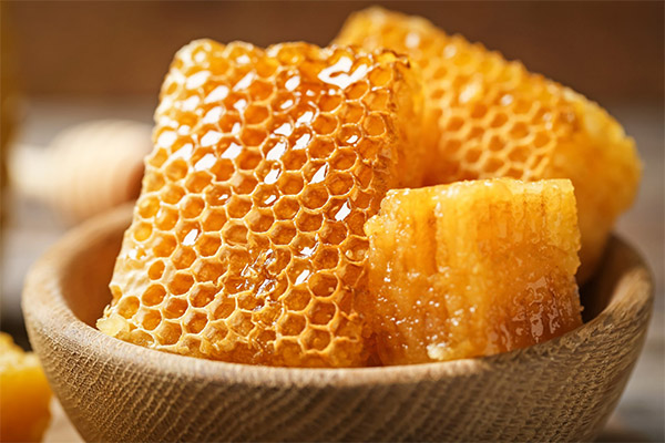 Est-il possible de manger du miel en nid d'abeilles lors de la perte de poids