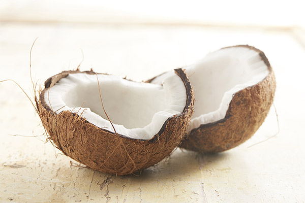 Výhody a poškodzuje kokos