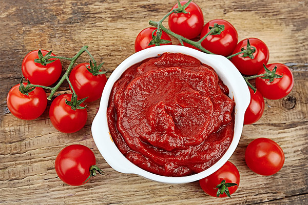Výhody a poškození rajčatové pasty