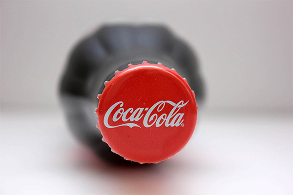 Výhody a poškodenie Coca-Coly pre deti