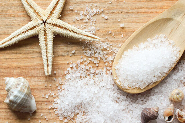 Výhody a poškodenia morskej soli