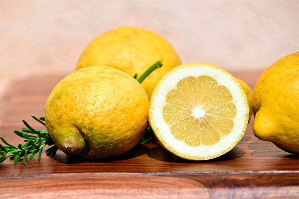Recepty tradiční medicíny založené na citronech