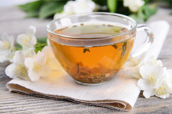 Avantajele ceaiului de iasomie pentru pierderea în greutate