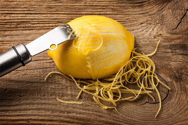Fördelarna och skadorna med citronskal