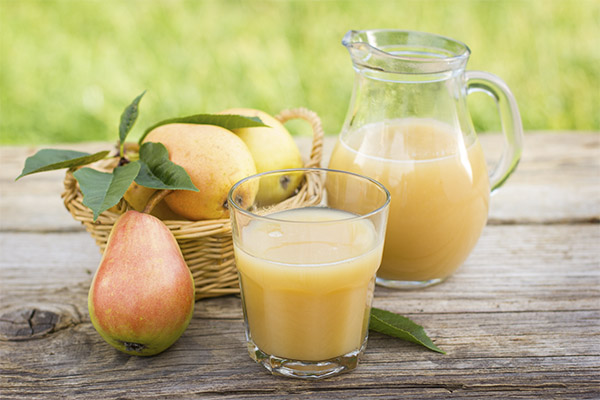 Fördelarna och skadorna av päronjuice