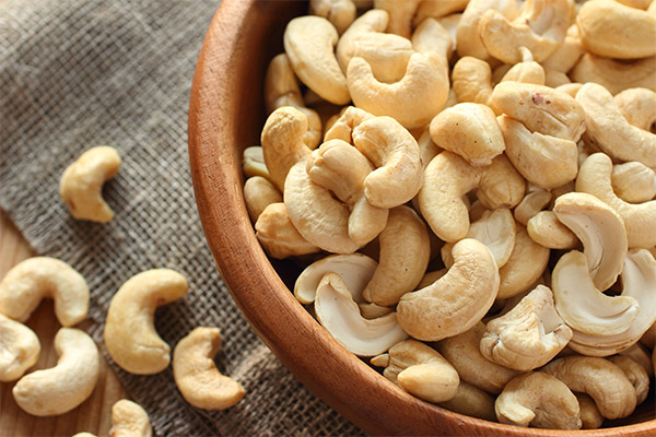 Fördelarna och skadorna med cashewnötter