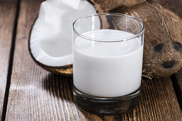 Výhody a poškození kokosového mléka