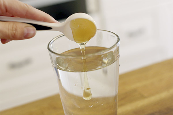 Vatten med honung på tom mage