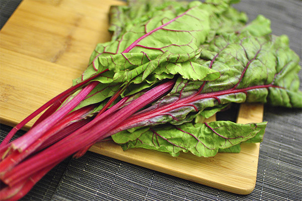 What can be cooked from beet tops