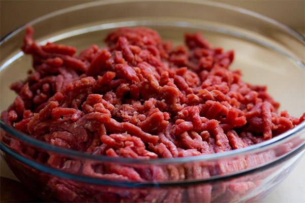 كيفية إذابة اللحم المفروم في طباخ بطيء