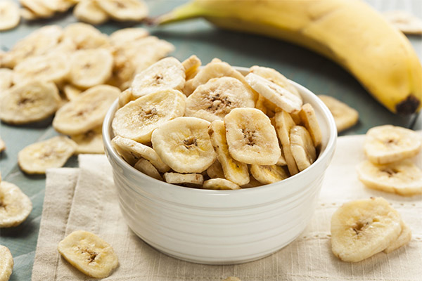 Výhody a poškodenie sušených banánov