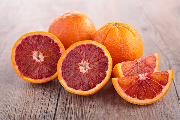 Výhody a poškození červené oranžové