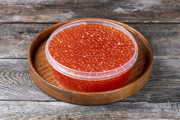 Användbara egenskaper hos rosa laxkaviar