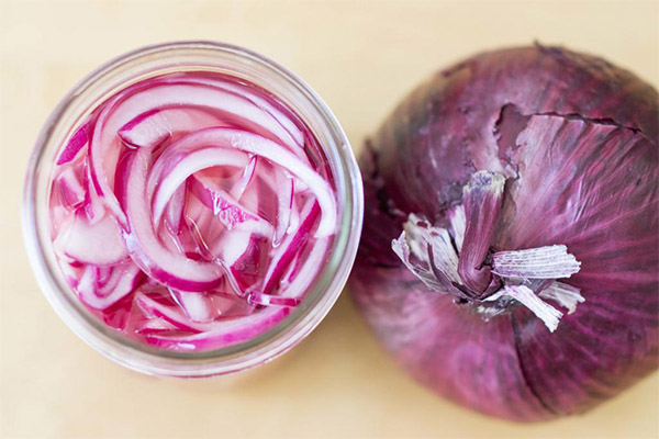 How to Pickle Red Herring Onions