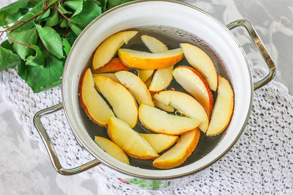 كيفية طهي كومبوت التفاح