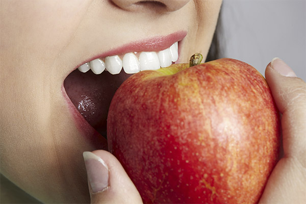 ما هي الفواكه الجيدة للأسنان